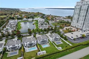 33 Carnegie Abbey Ln, Portsmouth, RI 02871 - Photo 1
