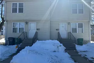 36 Bleachery Ct, Warwick, RI 02886 - Photo 1