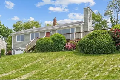 9 Algonquin Drive, Middletown, RI 02842 - Photo 1