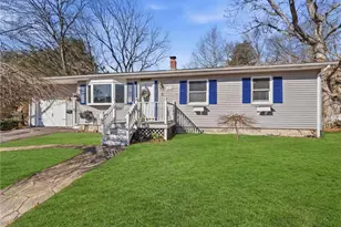 4 York Dr, Coventry, RI 02816 - Photo 1