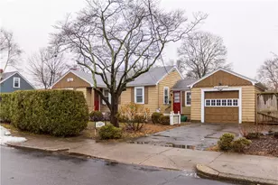 107 Fuller St, Pawtucket, RI 02861 - Photo 1