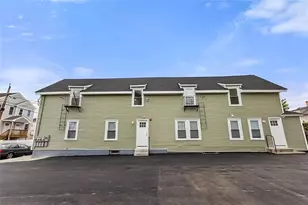 194 Harrison St, Pawtucket, RI 02860 - Photo 1