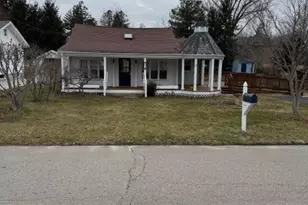 45 Sawyer Ave, Warwick, RI 02818 - Photo 1