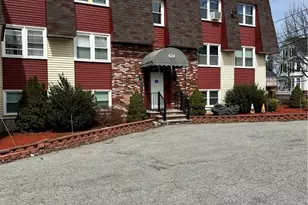 424 Smithfield Ave, Pawtucket, RI 02860 - Photo 1