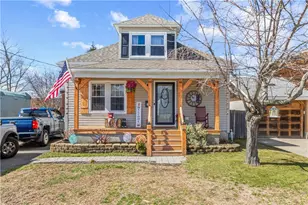 61 McAloon St, Pawtucket, RI 02861 - Photo 1
