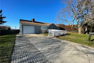 9 Wilson Rd, Middletown, RI 02842 - Photo 1