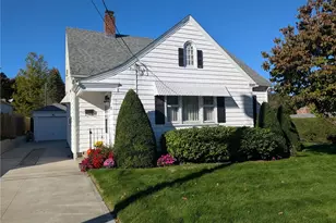 10 Bellevue Ave, North Providence, RI 02911 - Photo 1