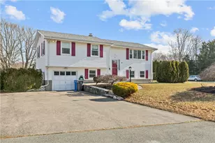 4 Weetamoe Rd, Middletown, RI 02842 - Photo 1