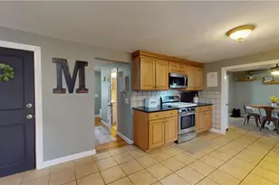 33 Teakwood Dr W, Coventry, RI 02816 - Photo 1
