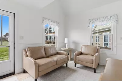 64 Burnside Avenue, Narragansett, RI 02882 - Photo 5