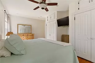 17 Lincoln St, Newport, RI 02840 - Photo 1