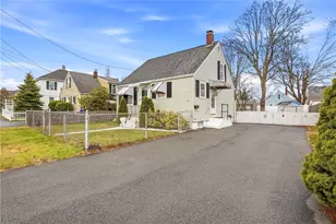 26 Pembroke Ave, Pawtucket, RI 02860 - Photo 1