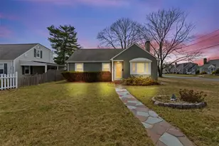 49 Cove St, Pawtucket, RI 02861 - Photo 1