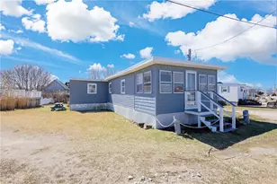 271 G Great Island Rd, Narragansett, RI 02882 - Photo 1