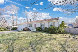 47 Sleepy Hollow Dr, Cumberland, RI 02864 - Photo 1