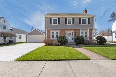 21 Belgrade Avenue, Pawtucket, RI 02861 - Photo 1