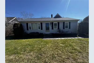 194 Coggeshall Avenue, Newport, RI 02840 - Photo 1