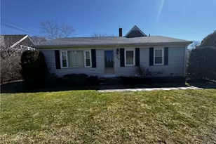 194 Coggeshall Ave, Newport, RI 02840 - Photo 1