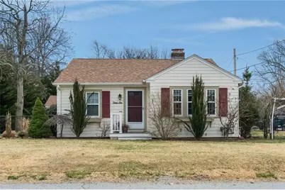 41 Rogers Avenue, East Providence, RI 02915 - Photo 1