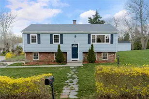 25 Overhill Rd, Warren, RI 02885 - Photo 1