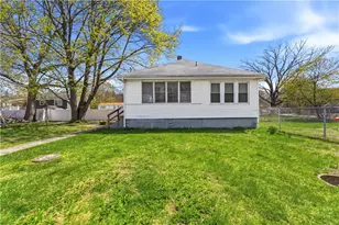 9 Youlden Ave, Cranston, RI 02910 - Photo 1