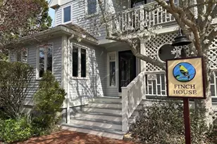 15 Hammersmith Rd, Newport, RI 02840 - Photo 1