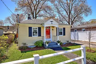 40 Northup St, Warwick, RI 02889 - Photo 1