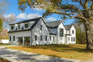 19 Castle Rd, Narragansett, RI 02882 - Photo 1