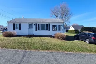 2 Robertson Rd, Narragansett, RI 02882 - Photo 1