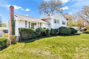 5 Taylor Cir, East Greenwich, RI 02818 - Photo 1
