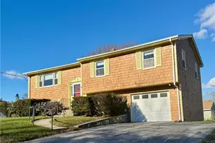 178 Canonchet Dr, Portsmouth, RI 02871 - Photo 1