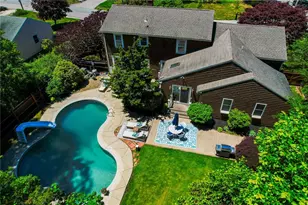 122 Sylvan Dr, East Greenwich, RI 02818 - Photo 1