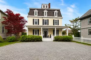 15 Narragansett Ave, Newport, RI 02840 - Photo 1