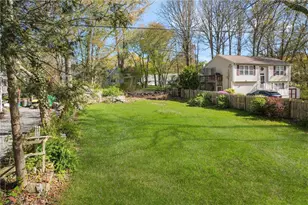 7 Winterberry Rd, Narragansett, RI 02882 - Photo 1