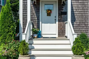 19 Eustis Ave, Newport, RI 02840 - Photo 1