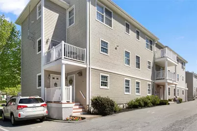 231 Maple Avenue #201, Newport, RI 02840 - Photo 1