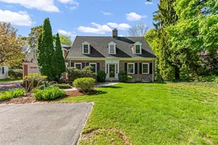 340 Newman Ave, East Providence, RI 02916 - Photo 1