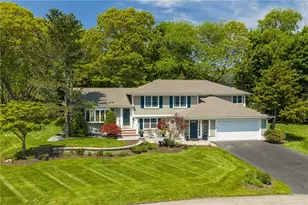 31 Meadowbrook Dr, Barrington, RI 02806 - Photo 1