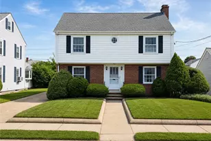 70 Floral Park Blvd, Pawtucket, RI 02861 - Photo 1