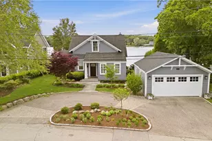 11 Opechee Dr, Barrington, RI 02806 - Photo 1