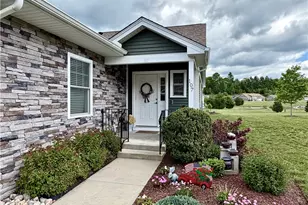107 Bella Vista Cir, Glocester, RI 02859 - Photo 1