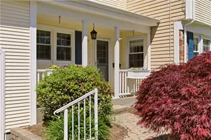 5 Heritage Rd, Bristol, RI 02809 - Photo 1