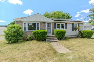 39 Fairview Ave, East Providence, RI 02914 - Photo 1