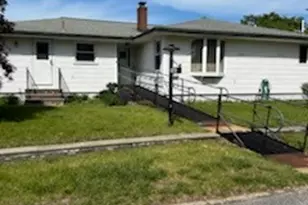 10 Holland St, Cranston, RI 02920 - Photo 1