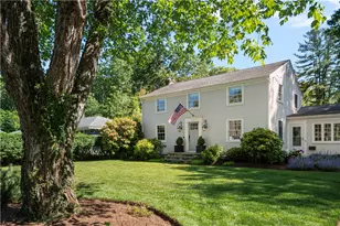 3 Oak Manor Dr, Barrington, RI 02806 - Photo 1