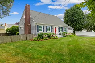 2 Redwood Ct, Warren, RI 02885 - Photo 1