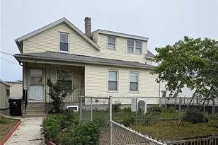 46 Humboldt Ave, Pawtucket, RI 02860 - Photo 1