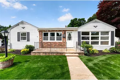 40 Cleveland Street, West Warwick, RI 02893 - Photo 1