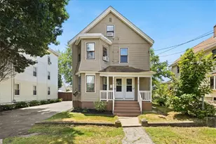 214 Morris Ave, Pawtucket, RI 02860 - Photo 1