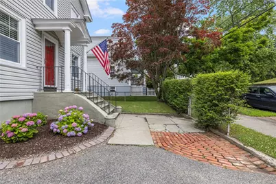 121 Bay View Avenue #1, Bristol, RI 02809 - Photo 1